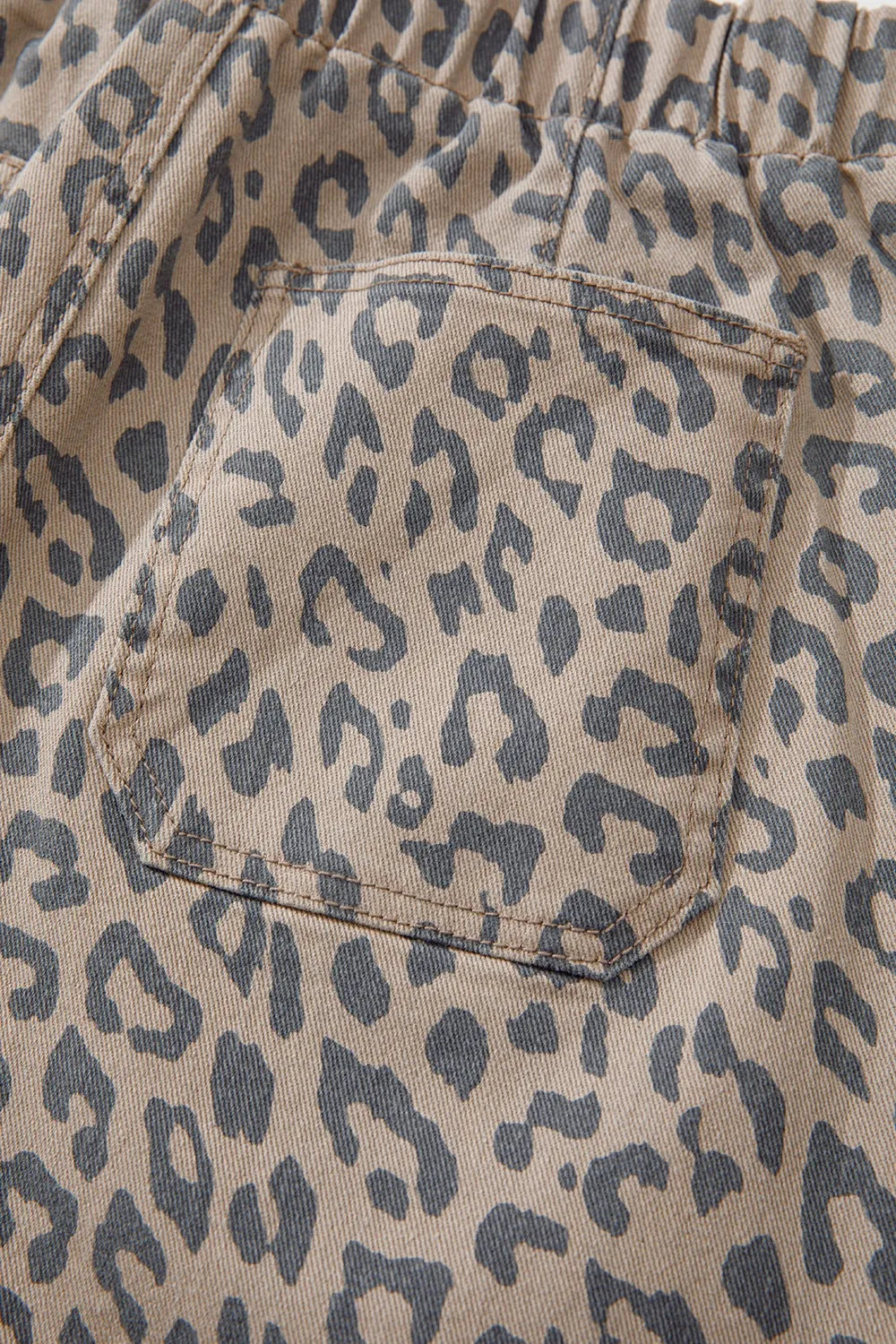 Leopard Printed Drawstring Waist Pocketed Wide Leg Jeans