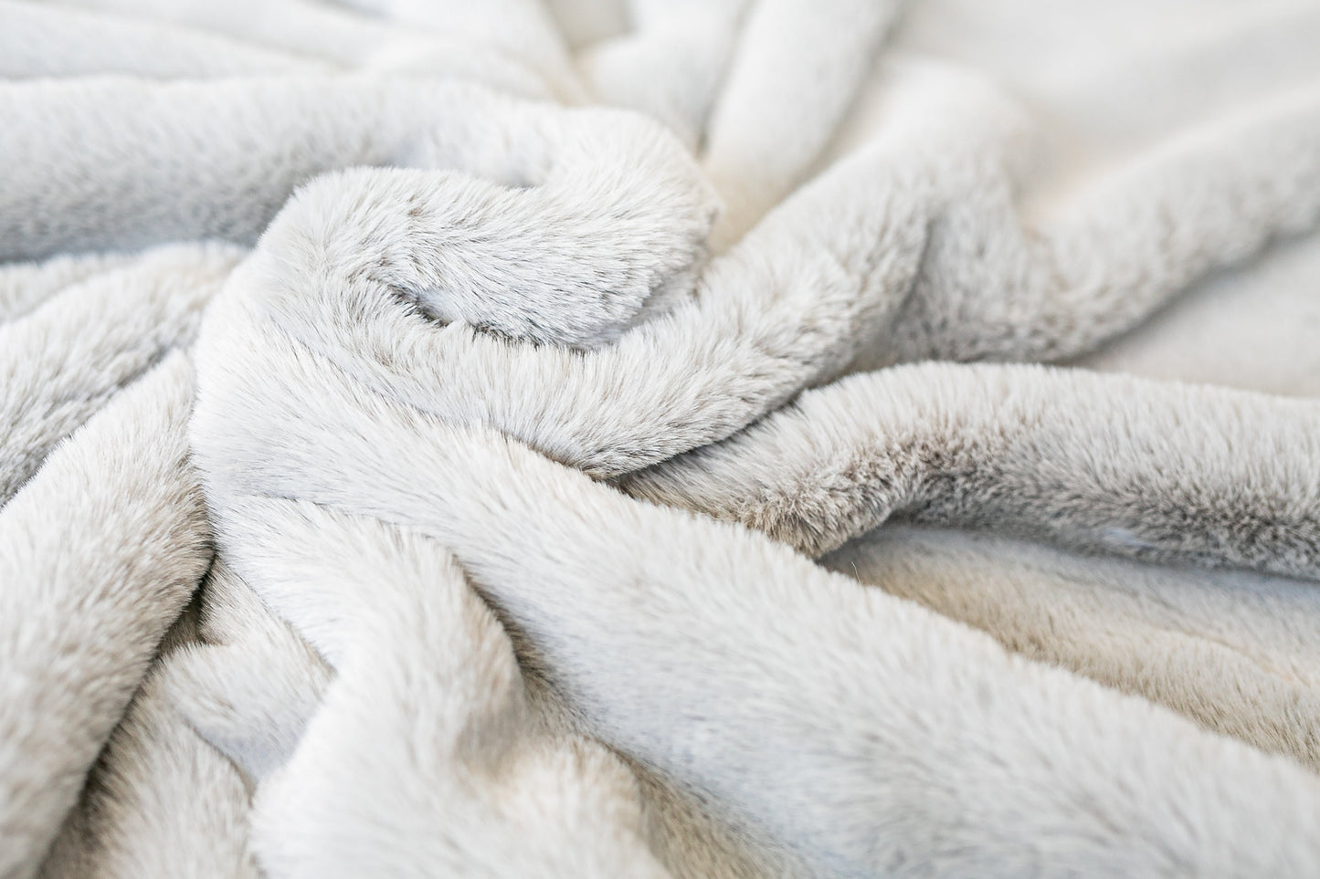 Luxury Avalanche Faux Fur Throw 60"x70"
