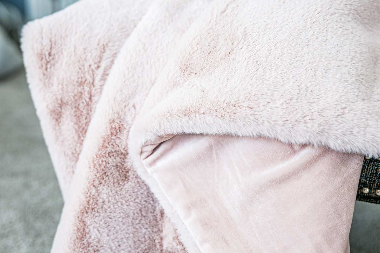 Luxury Avalanche Faux Fur Throw 60"x70"