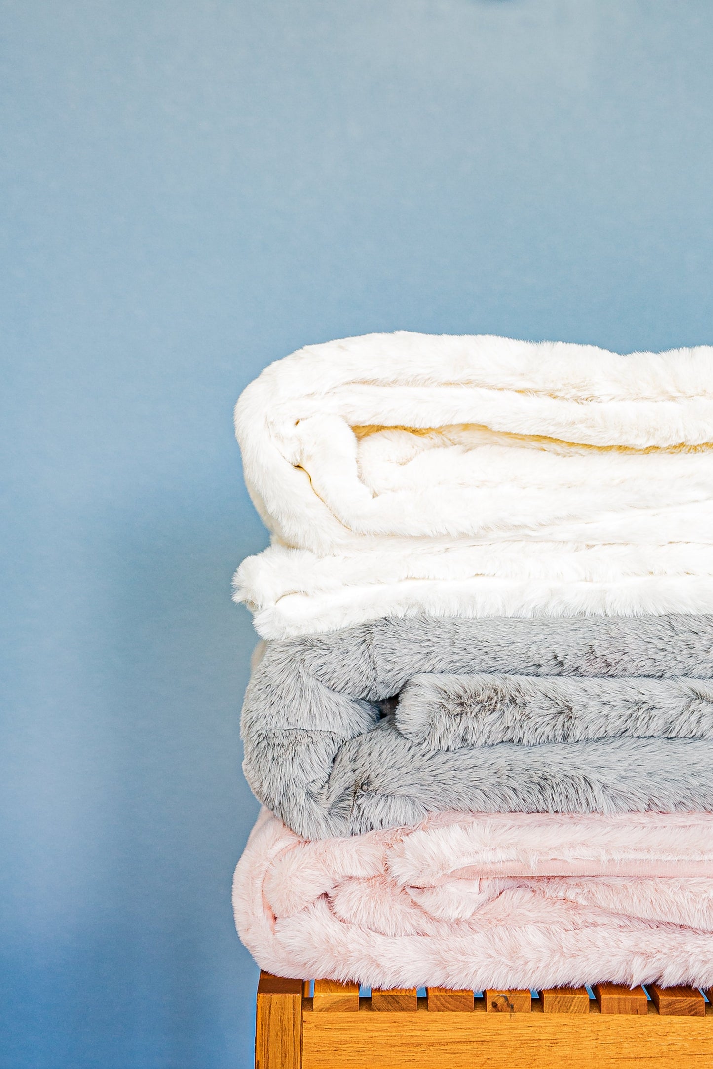 Luxury Avalanche Faux Fur Throw 60"x70"