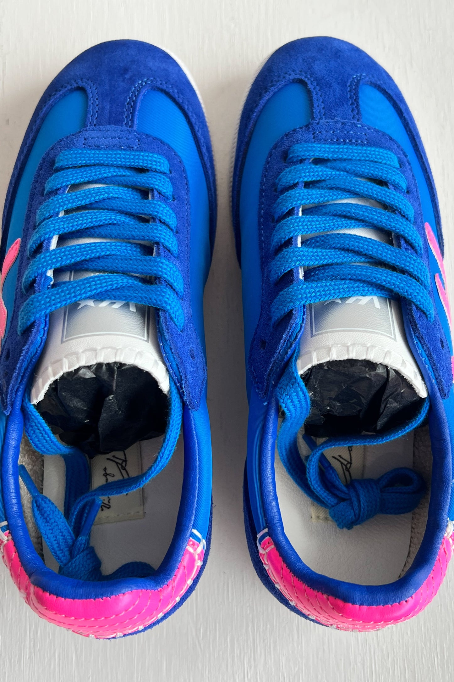 VINTAGE HAVANA | CRISP 16 ELECTRIC BLUE SNEAKERS
