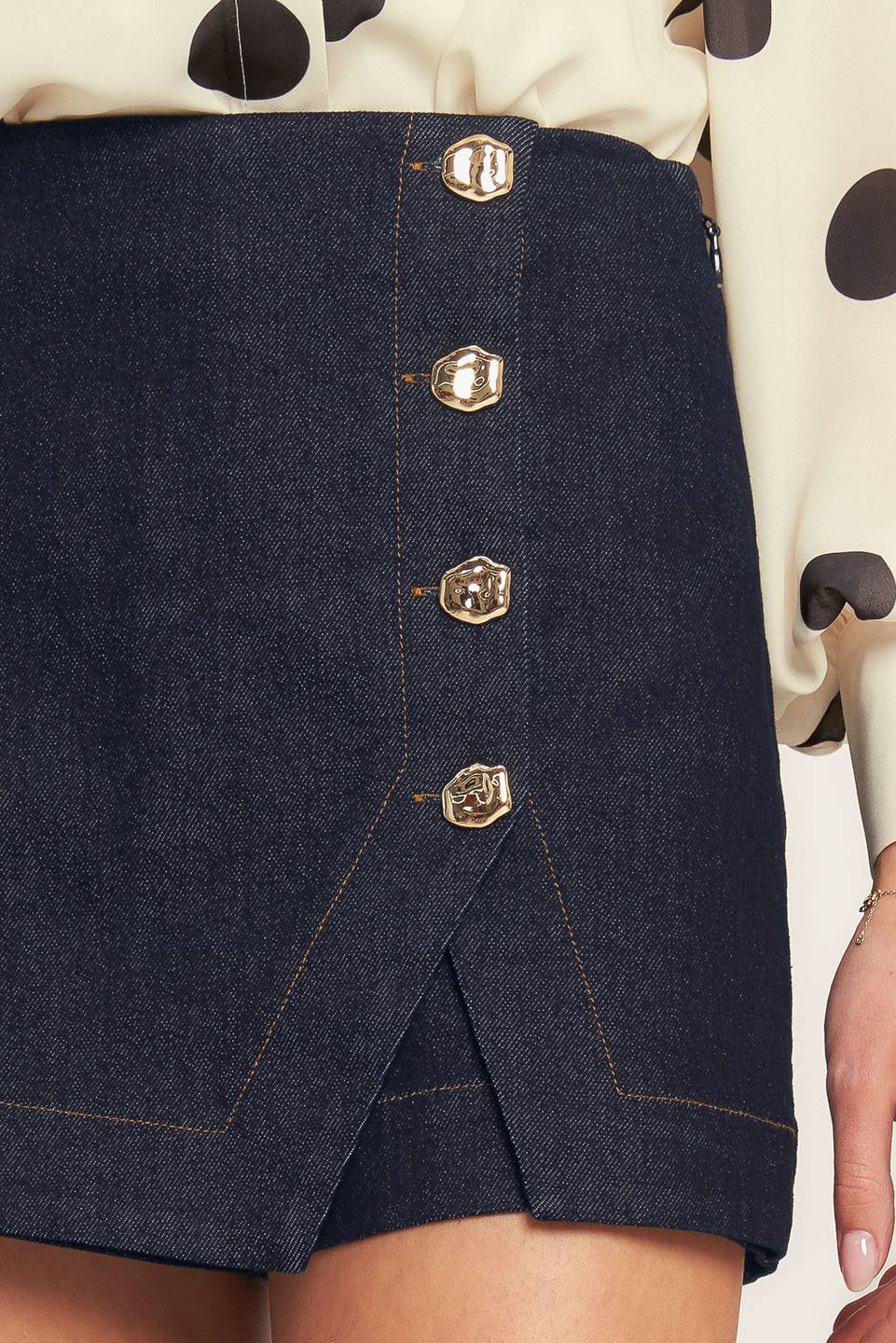 MODERN FEMININE DENIM SKORT