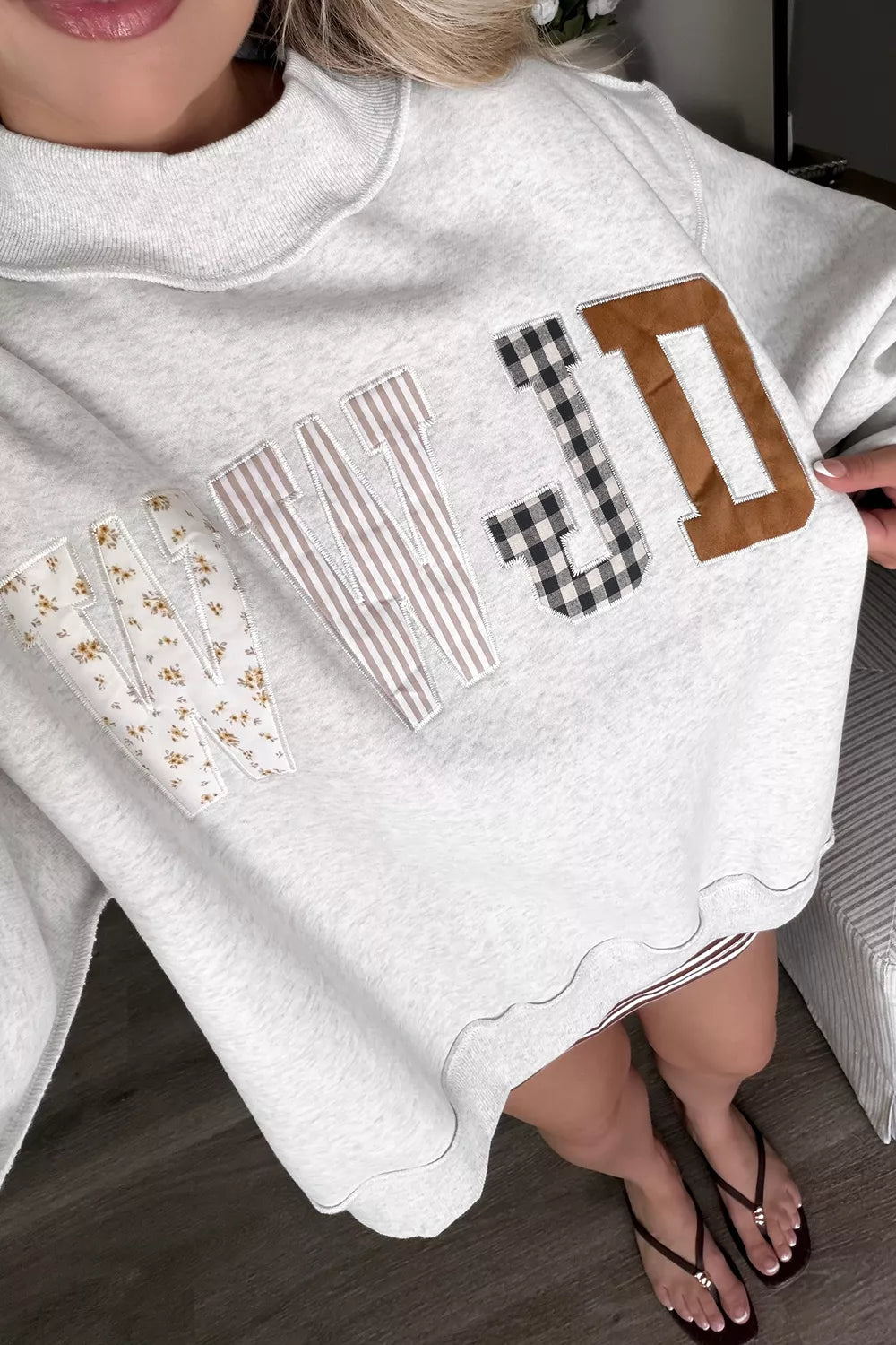 WWJD Mix Pattern Letter Graphic Exposed Seam Loose Sweatshirt