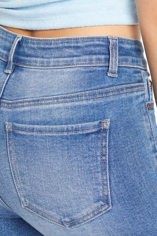 HIGH RISE UNEVEN FRAY HEM DETAILED STRAIGHT