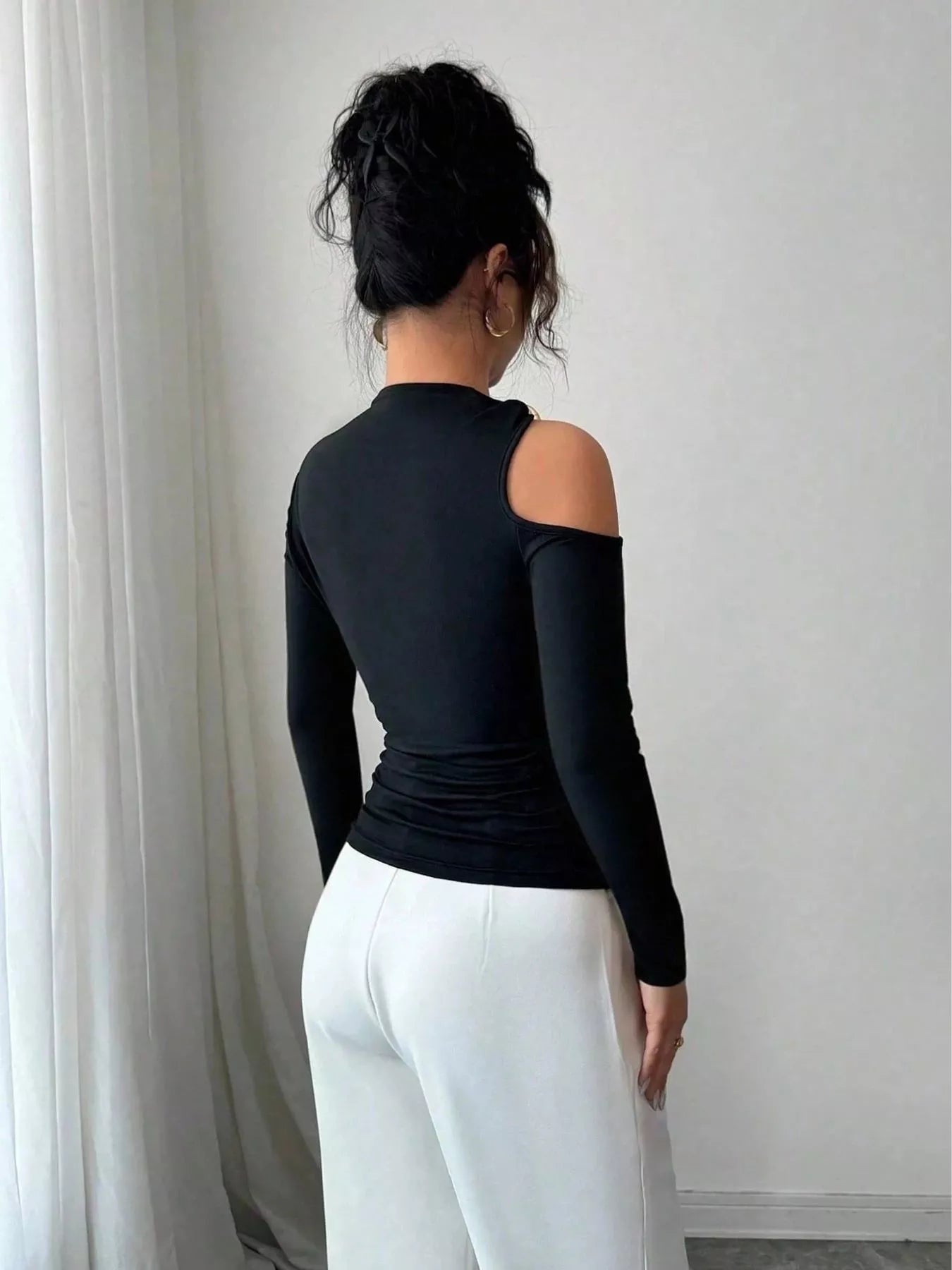Cutout One-Shoulder Long Sleeve T-Shirt