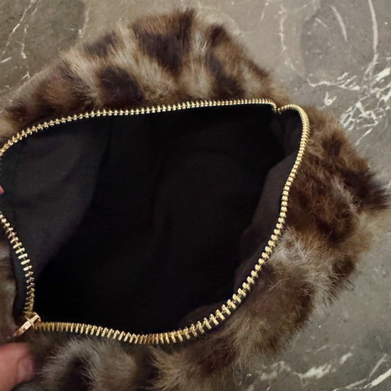 Furly Leopard Cosmetic Case – Stylish and Soft Str
