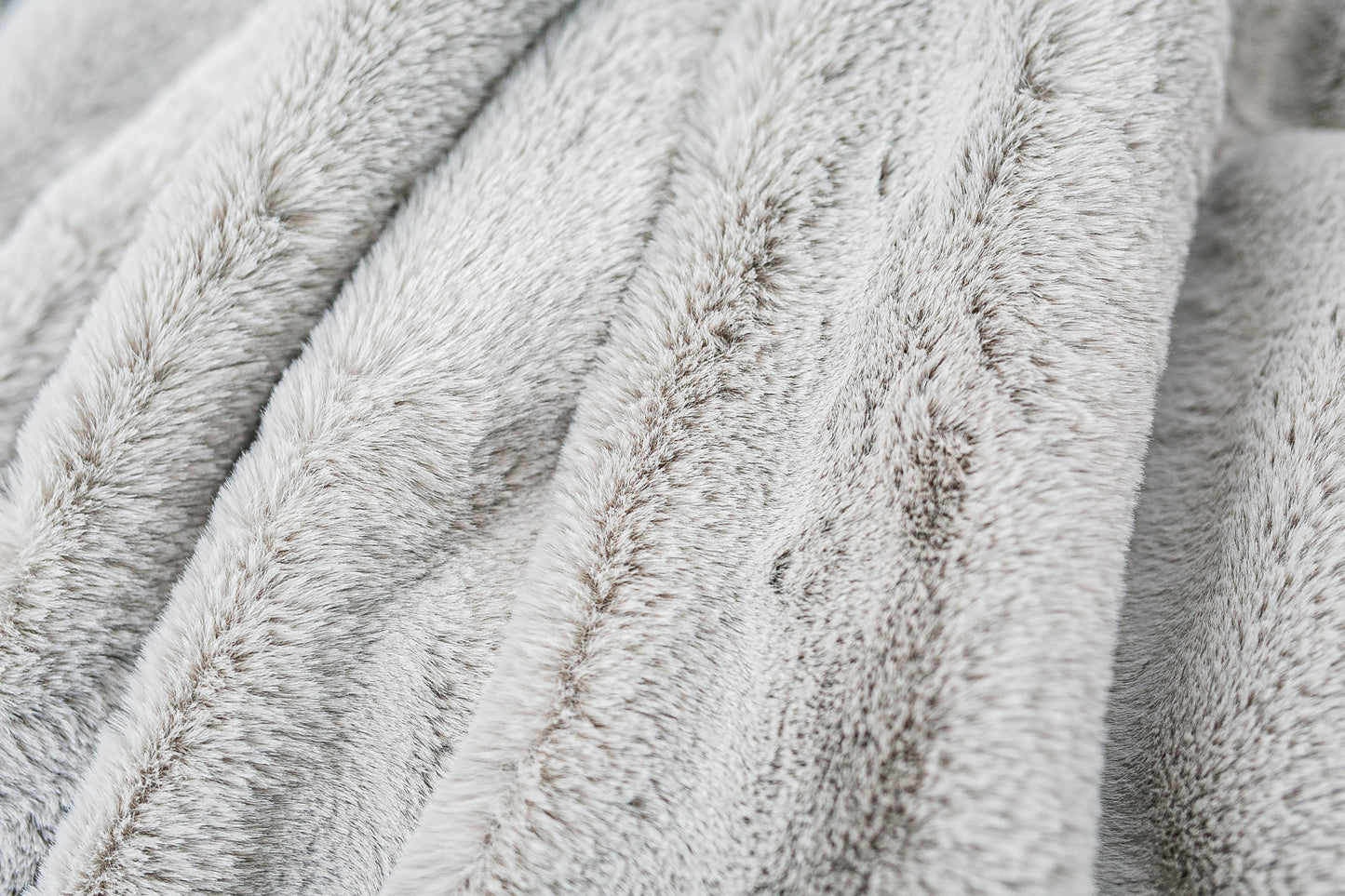Luxury Avalanche Faux Fur Throw 60"x70"