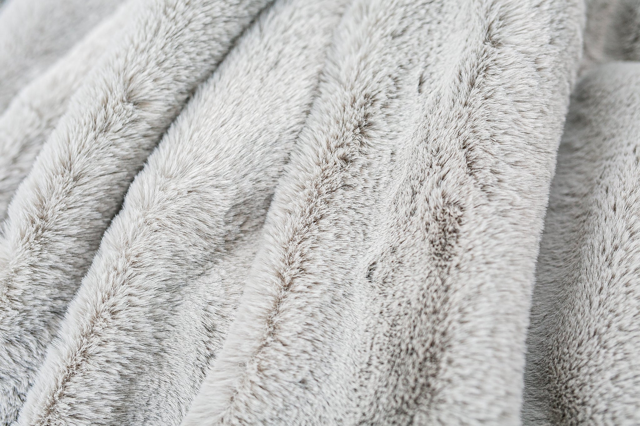 Luxury Avalanche Faux Fur Throw 60"x70"