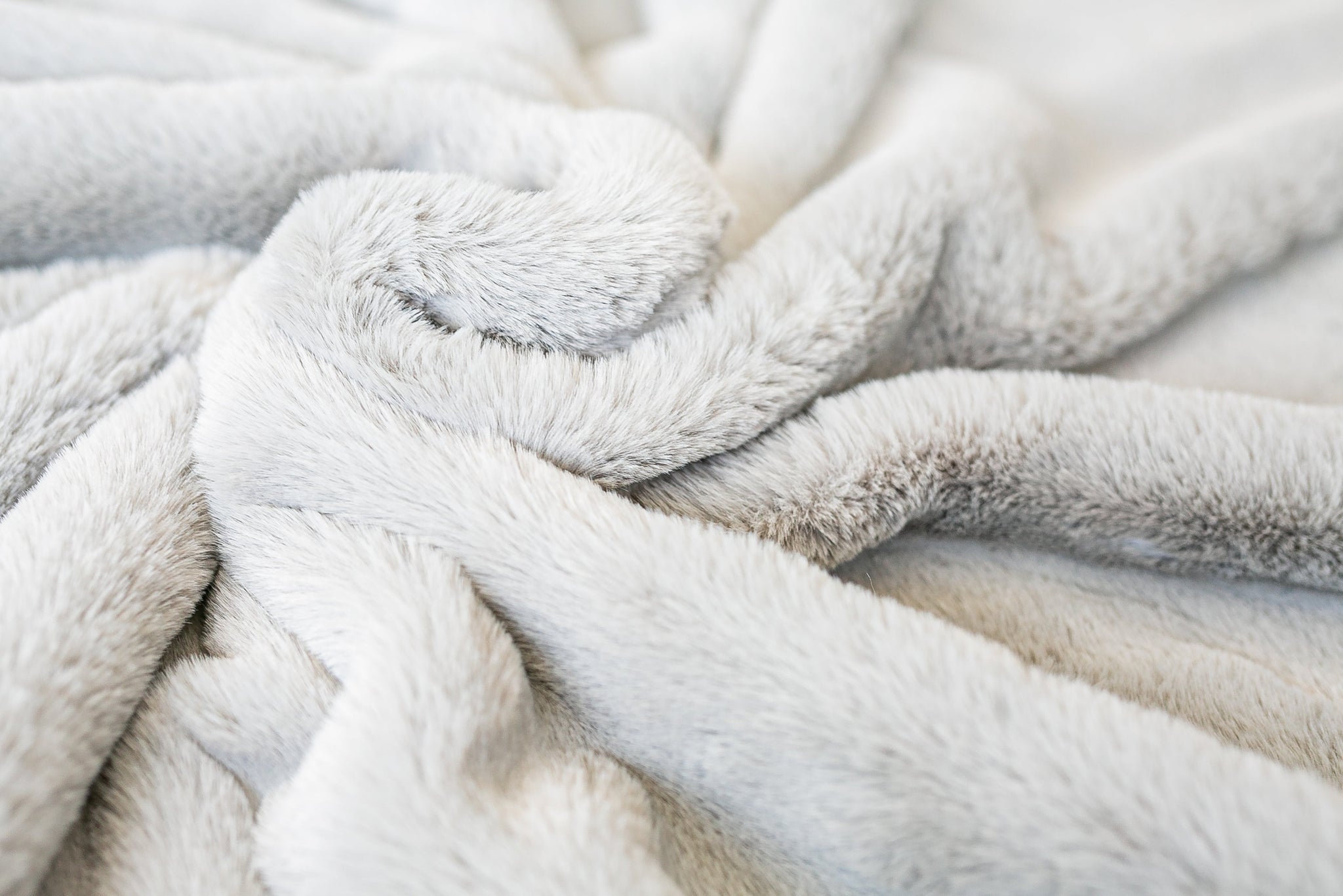 Luxury Avalanche Faux Fur Throw 60"x70"