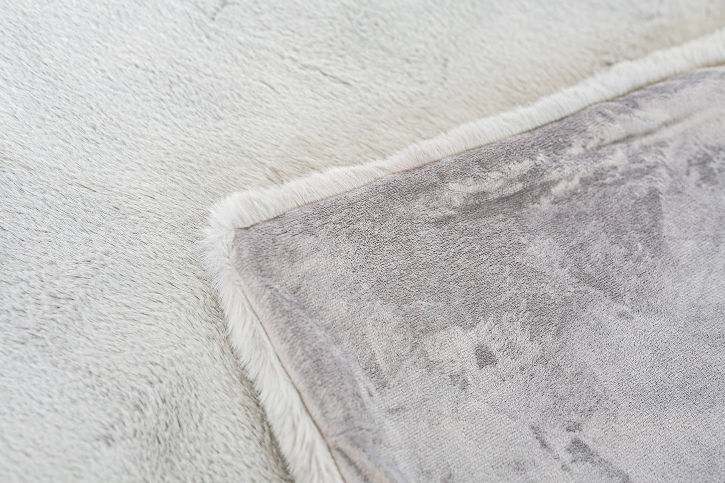 Luxury Avalanche Faux Fur Throw 60"x70"