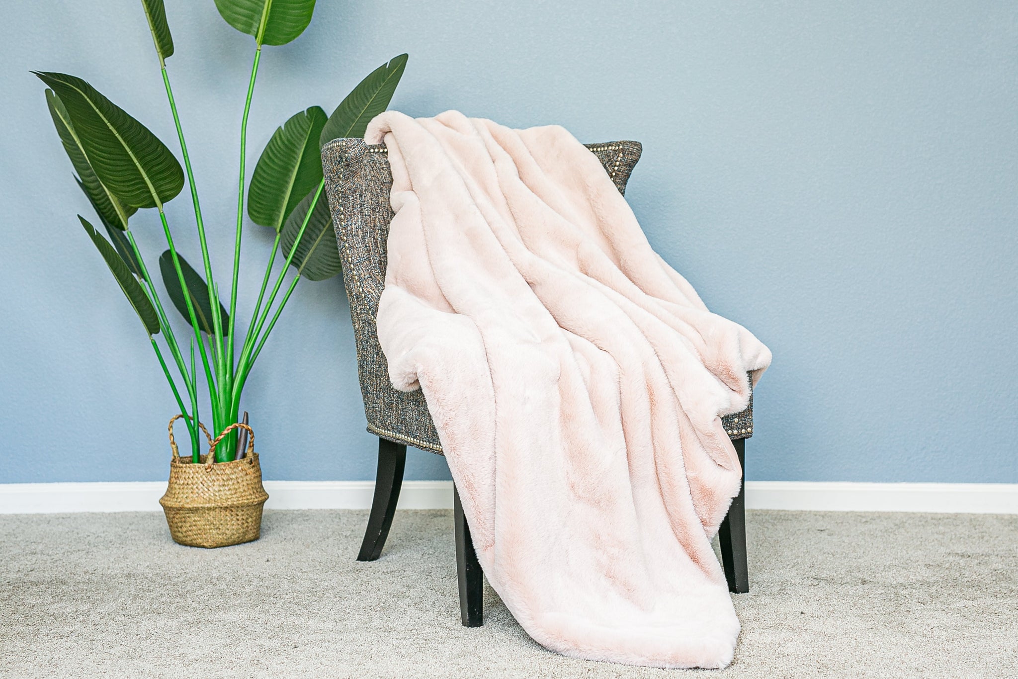 Luxury Avalanche Faux Fur Throw 60"x70"