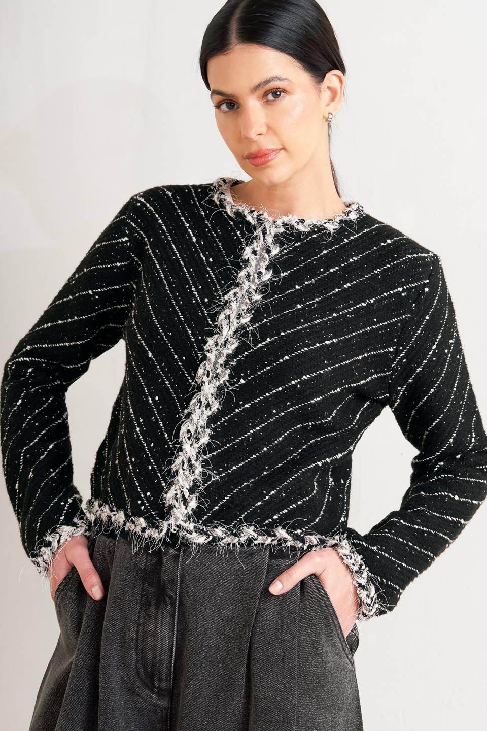 NOIR LINEAR SWEATER KNIT JACKET