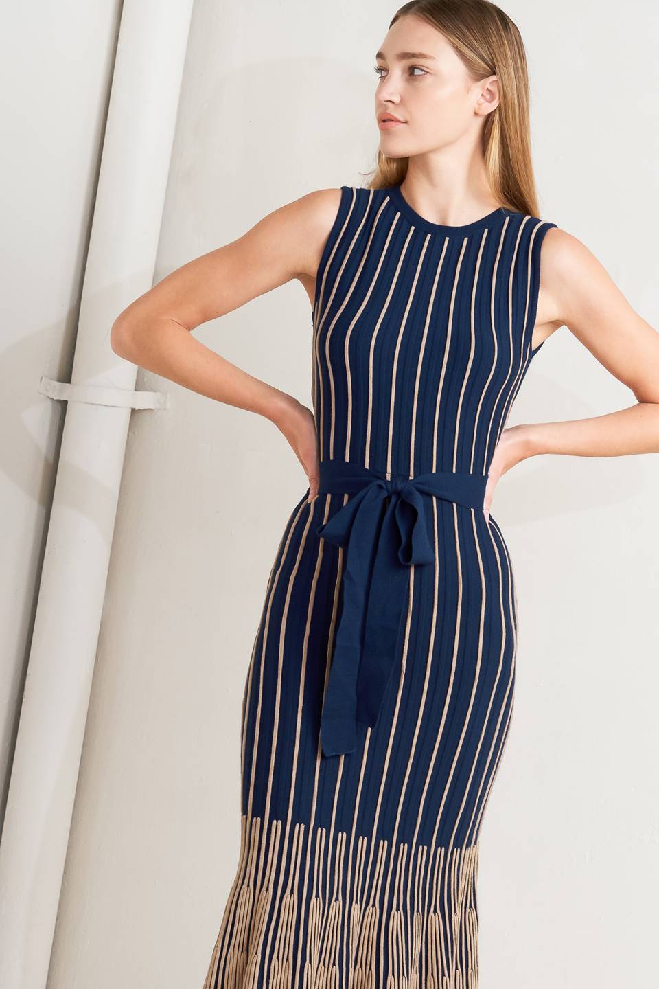 SMOOTH WEIGHTED FEEL KNIT MIDI DRESS