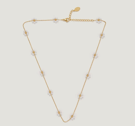 Pearl Daisy Necklace