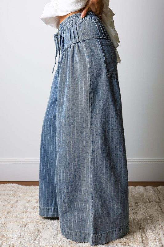 Stripe Buttoned High Waist Pleated Wide Leg Jeans