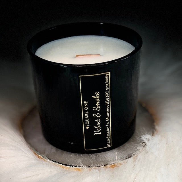 Velvet & Smoke Candle – Where Classic Elegance Meets Quiet Mystery